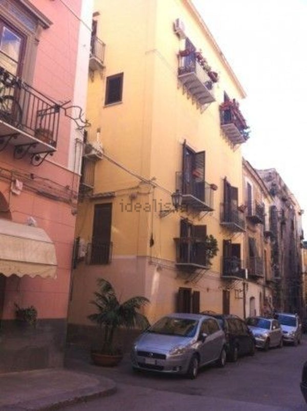 locale commerciale in vendita a Palermo in zona Centro storico