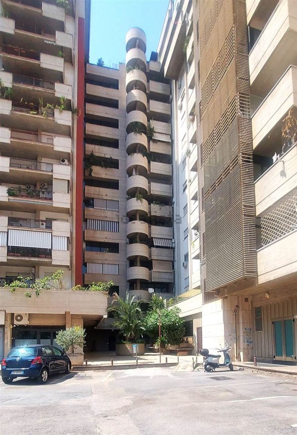 ufficio in vendita a Palermo in zona Resuttana