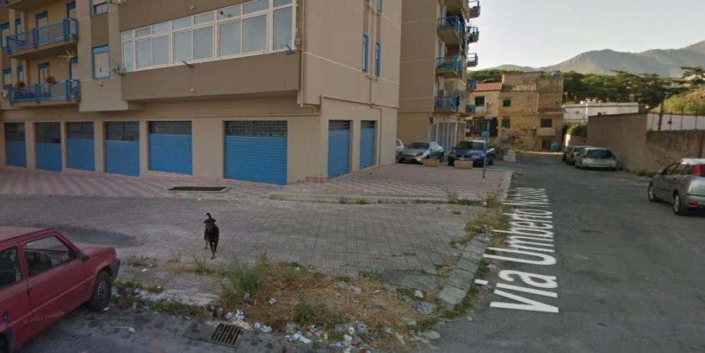negozio in vendita a Palermo in zona Calatafimi / Cuba