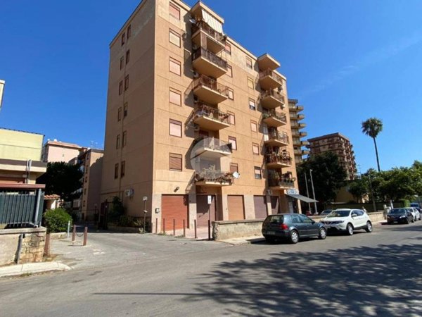 appartamento in vendita a Palermo in zona Montegrappa / Santa Rosalia