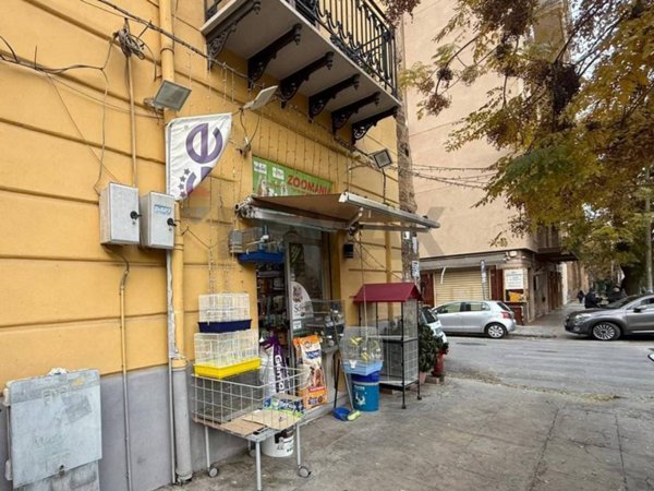 negozio in vendita a Palermo in zona Calatafimi / Cuba