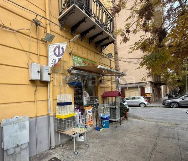 negozio in vendita a Palermo in zona Calatafimi / Cuba