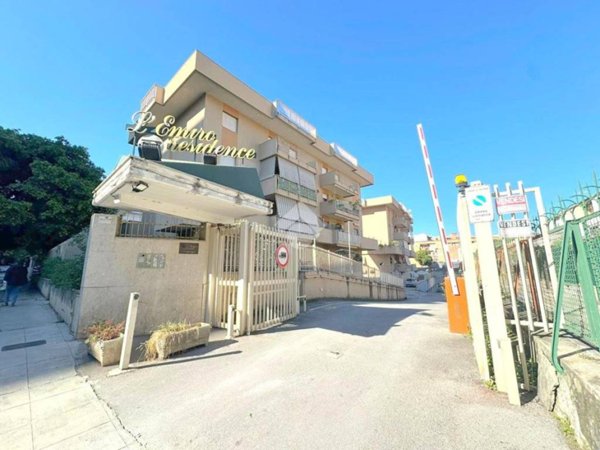 ufficio in vendita a Palermo in zona Zisa