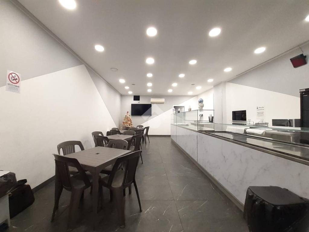 negozio in vendita a Palermo in zona Baida