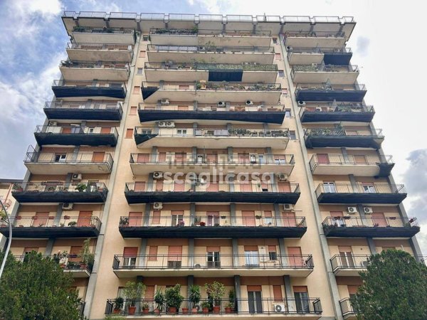 appartamento in vendita a Palermo in zona Malaspina/Palagonia