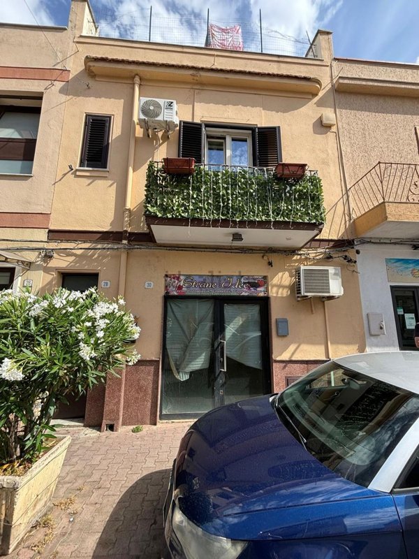 locale commerciale in vendita a Palermo in zona Partanna