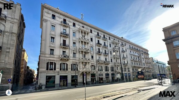 ufficio in vendita a Palermo in zona Libertà
