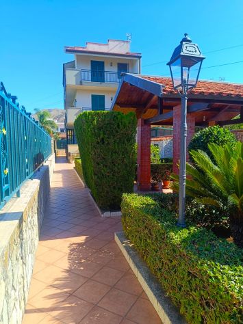 casa indipendente in vendita a Palermo