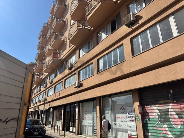 ufficio in vendita a Palermo in zona Malaspina/Palagonia
