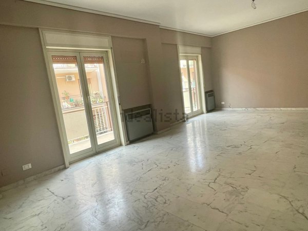 appartamento in vendita a Palermo in zona Malaspina/Palagonia