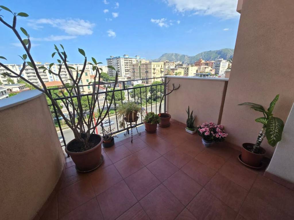 appartamento in vendita a Palermo in zona Altarello