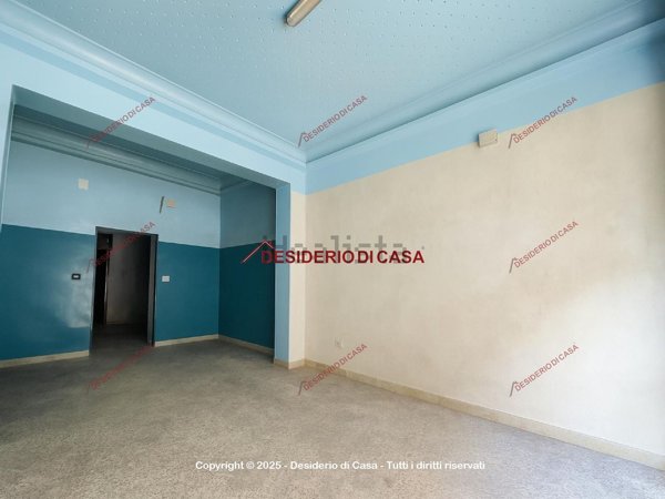 locale commerciale in vendita a Palermo in zona Oreto