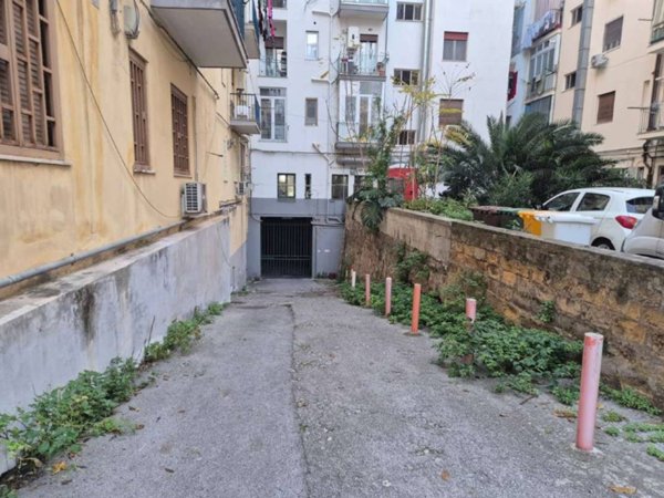 locale di sgombero in vendita a Palermo in zona Libertà