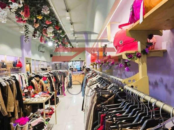 negozio in vendita a Palermo in zona Politeama