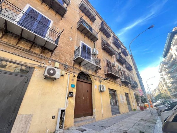 appartamento in vendita a Palermo in zona Zisa