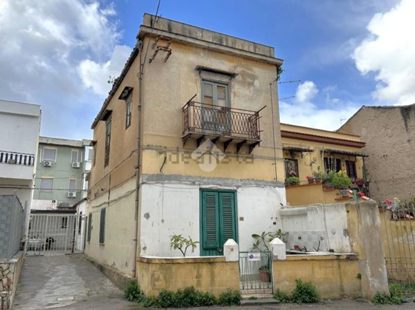 appartamento in vendita a Palermo in zona Chiavelli
