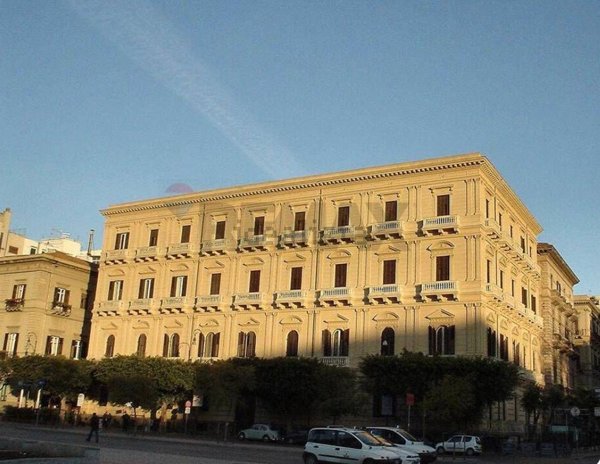 appartamento in vendita a Palermo in zona Politeama