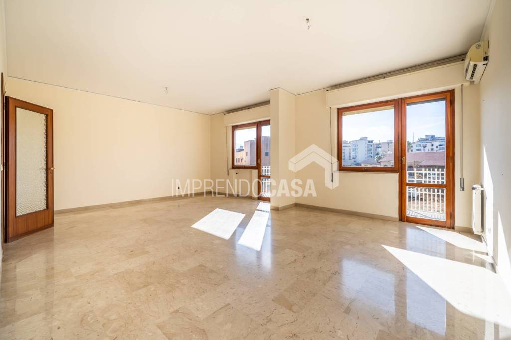 appartamento in vendita a Palermo in zona Malaspina/Palagonia
