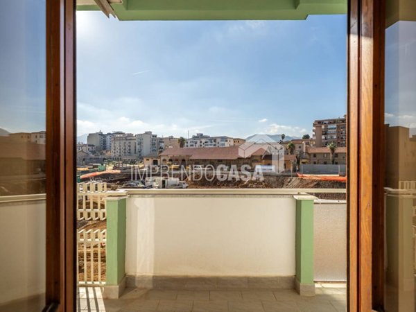 appartamento in vendita a Palermo in zona Malaspina/Palagonia