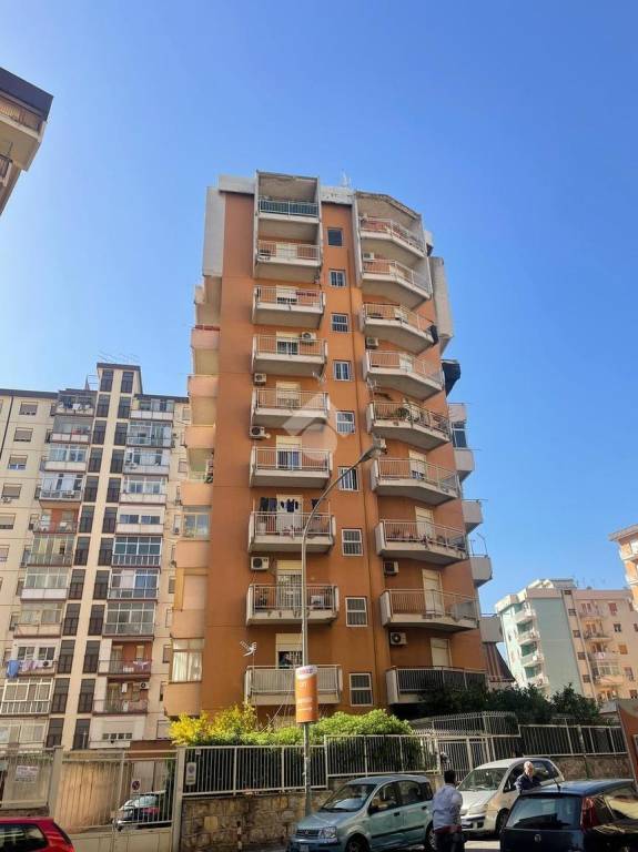 appartamento in vendita a Palermo in zona Montegrappa / Santa Rosalia