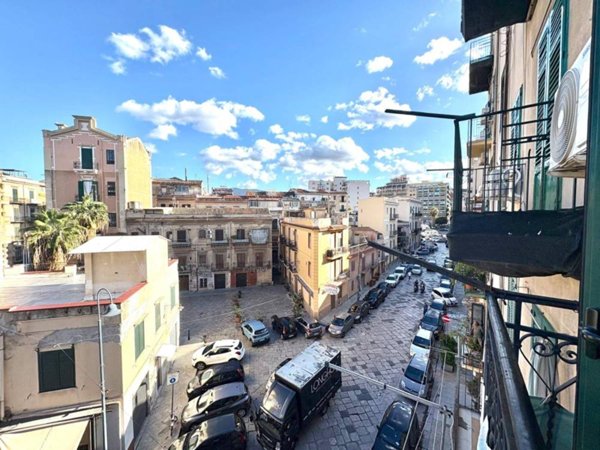 appartamento in vendita a Palermo in zona Politeama
