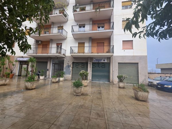 locale commerciale in vendita a Palermo in zona Oreto
