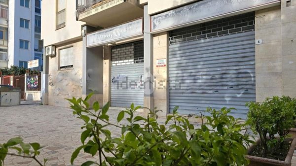locale commerciale in vendita a Palermo in zona Malaspina/Palagonia