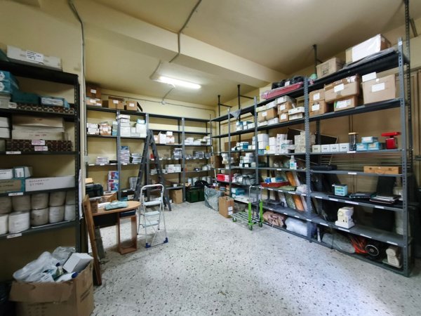 locale di sgombero in vendita a Palermo in zona Zisa