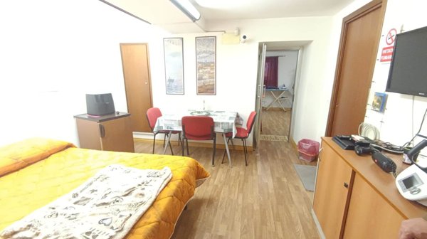 negozio in vendita a Palermo in zona Calatafimi / Cuba