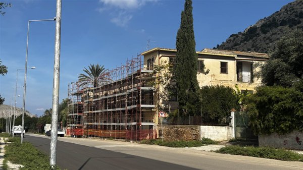 appartamento in vendita a Palermo in zona Mondello