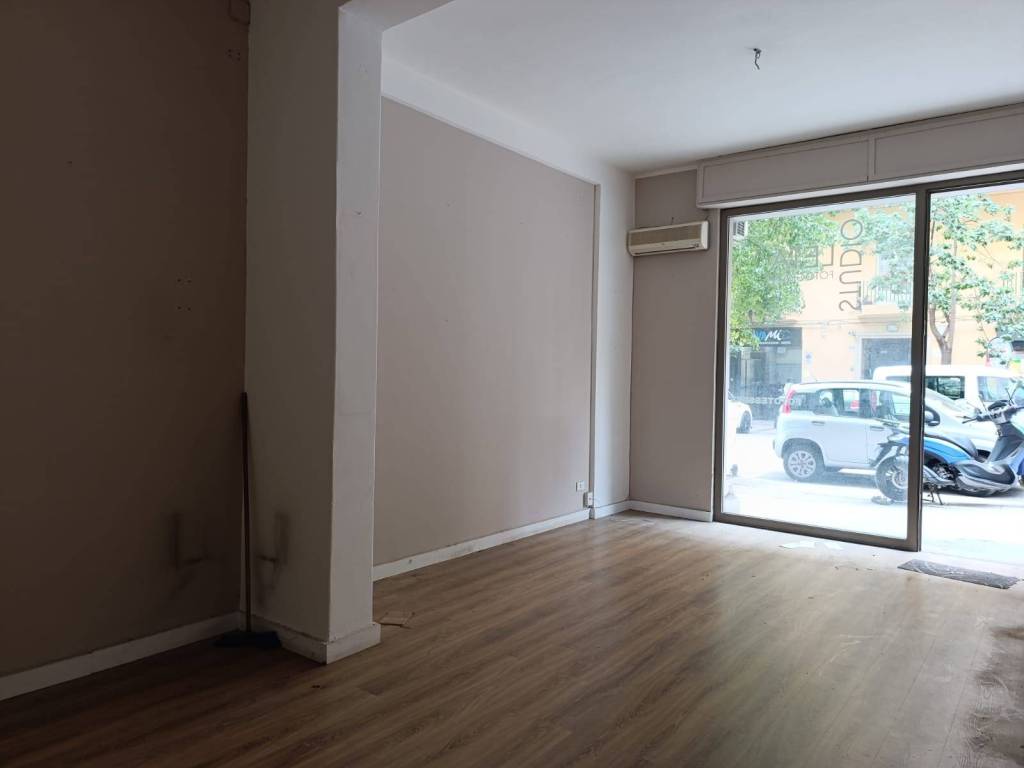 negozio in vendita a Palermo in zona Libertà