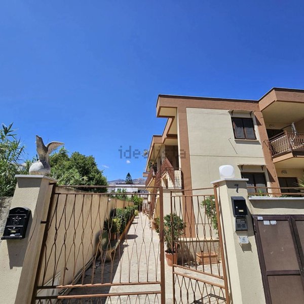 casa indipendente in vendita a Palermo