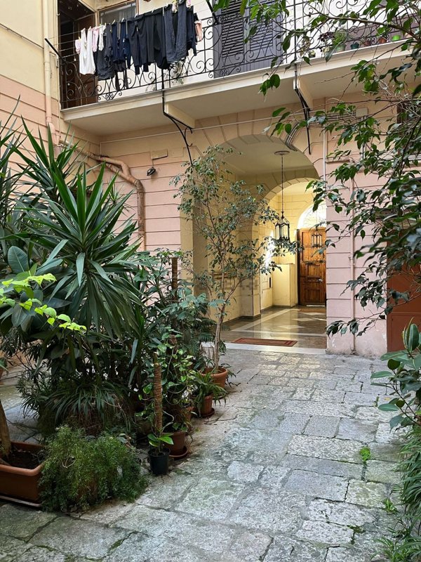 appartamento in vendita a Palermo in zona Libertà