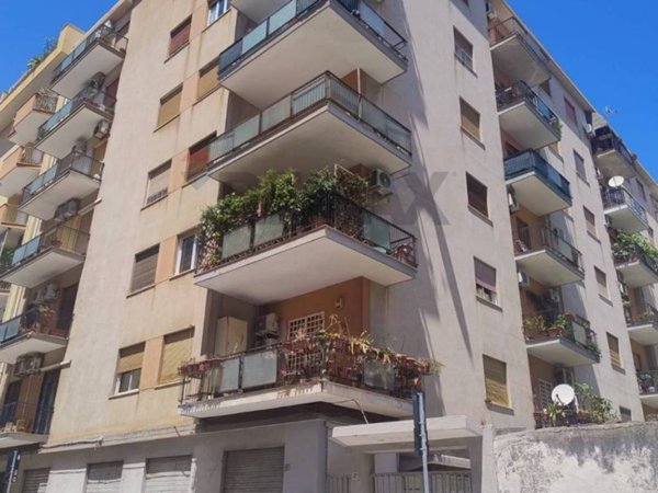 appartamento in vendita a Palermo in zona Malaspina/Palagonia