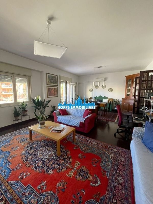 appartamento in vendita a Palermo in zona Malaspina/Palagonia