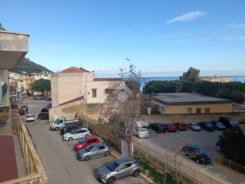 appartamento in vendita a Palermo in zona Arenella/Vergine Maria