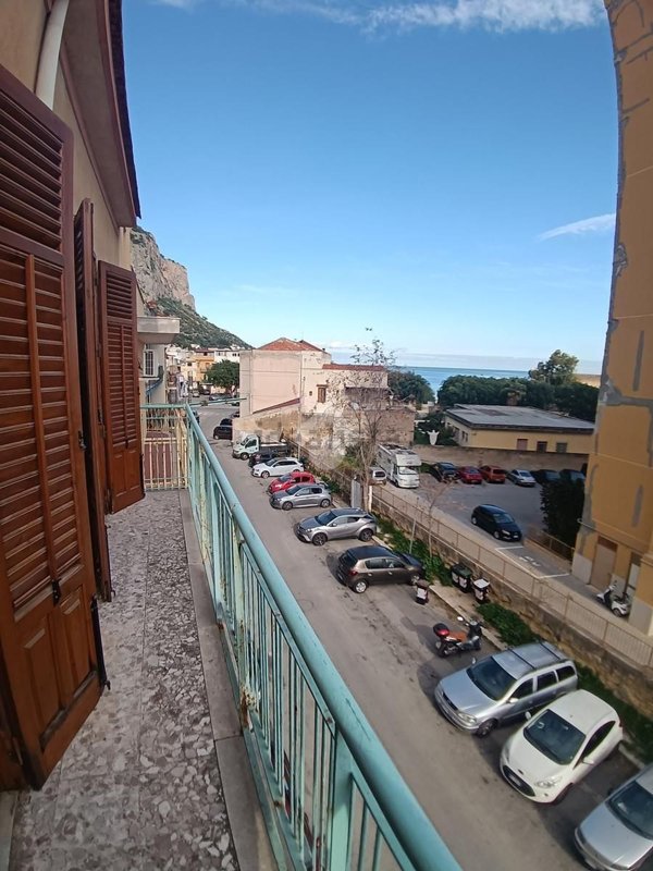 appartamento in vendita a Palermo in zona Arenella/Vergine Maria