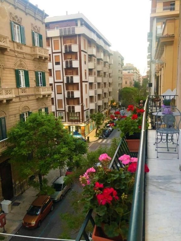 appartamento in vendita a Palermo in zona Politeama