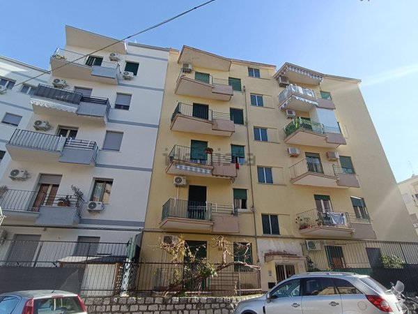 appartamento in vendita a Palermo in zona Montegrappa / Santa Rosalia