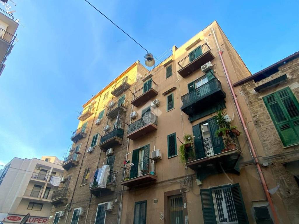 appartamento in vendita a Palermo in zona Montegrappa / Santa Rosalia