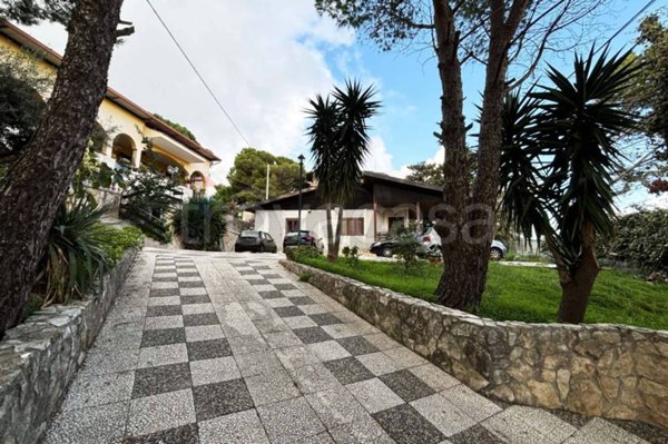 casa indipendente in vendita a Palermo in zona Borgo Nuovo