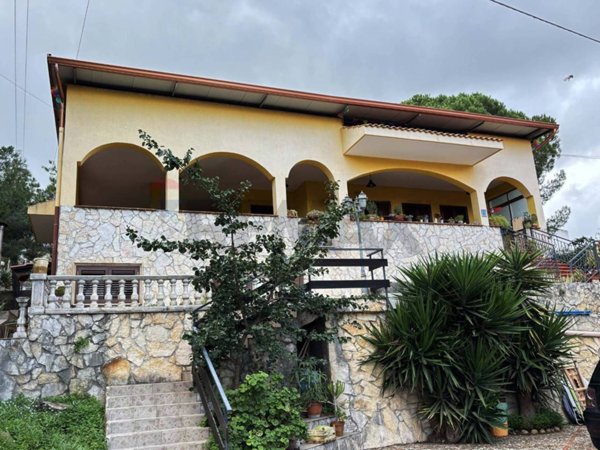 casa indipendente in vendita a Palermo in zona Cruillas