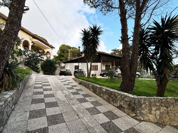 casa indipendente in vendita a Palermo in zona Cruillas