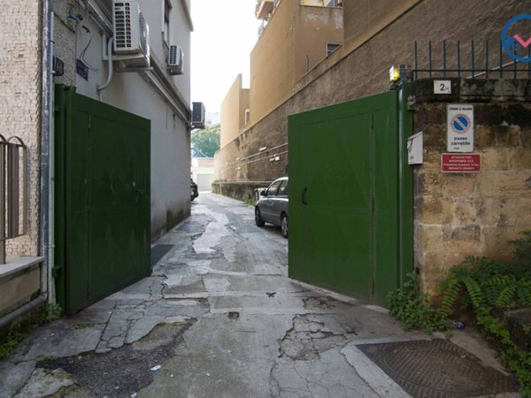 casa indipendente in vendita a Palermo in zona Libertà