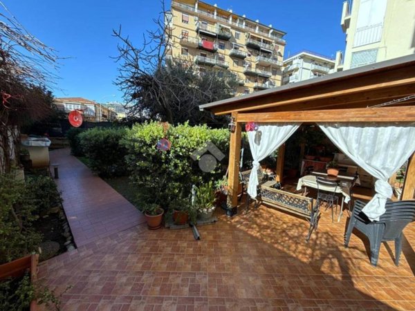 appartamento in vendita a Palermo in zona Malaspina/Palagonia