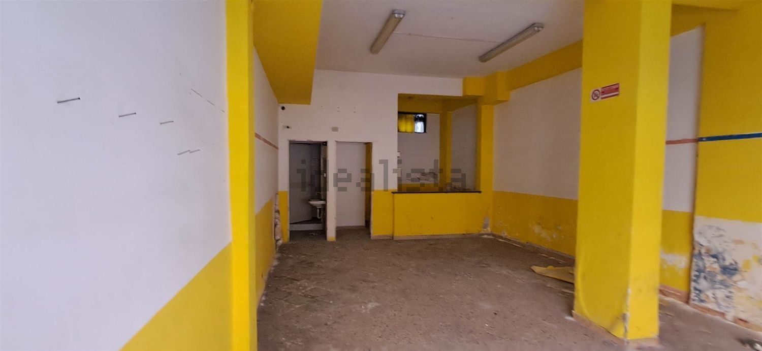 locale commerciale in vendita a Palermo in zona Zisa