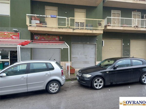 locale commerciale in vendita a Palermo in zona Cruillas