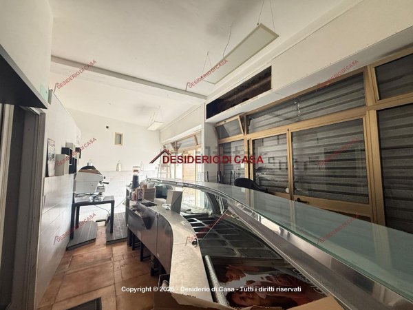 locale commerciale in vendita a Palermo in zona Libertà