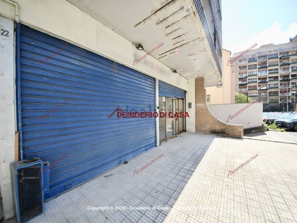 locale commerciale in vendita a Palermo in zona Libertà