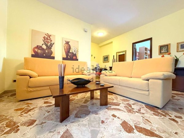 appartamento in vendita a Palermo in zona Malaspina/Palagonia